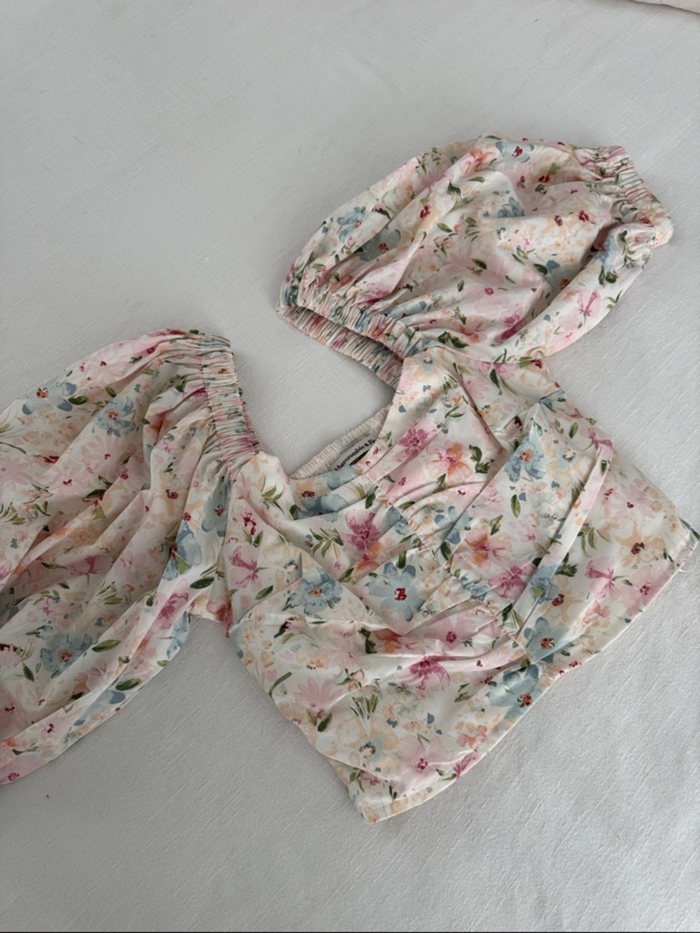 Abercrombie & Fitch Pastel Floral Puff-Sleeve Crop Top - Pink Blue Cream